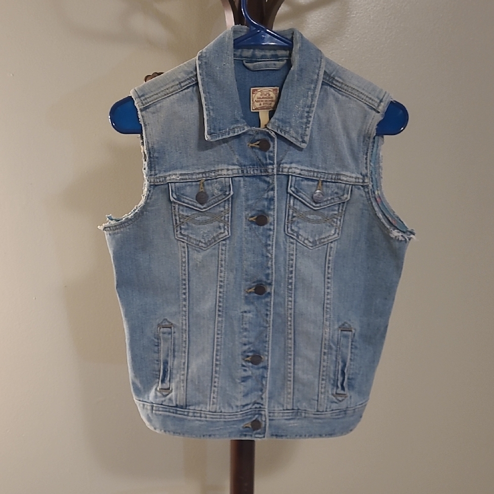 Abercrombie & Fitch Sleeveless Denim Vest